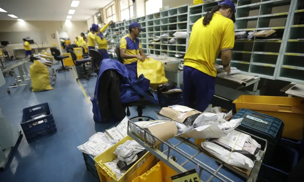Correios secures R$ 12 billion loan to restructure finances in Brazil